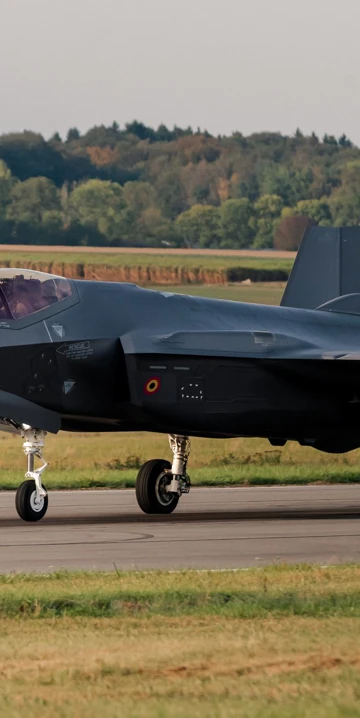 F 35 Cover
