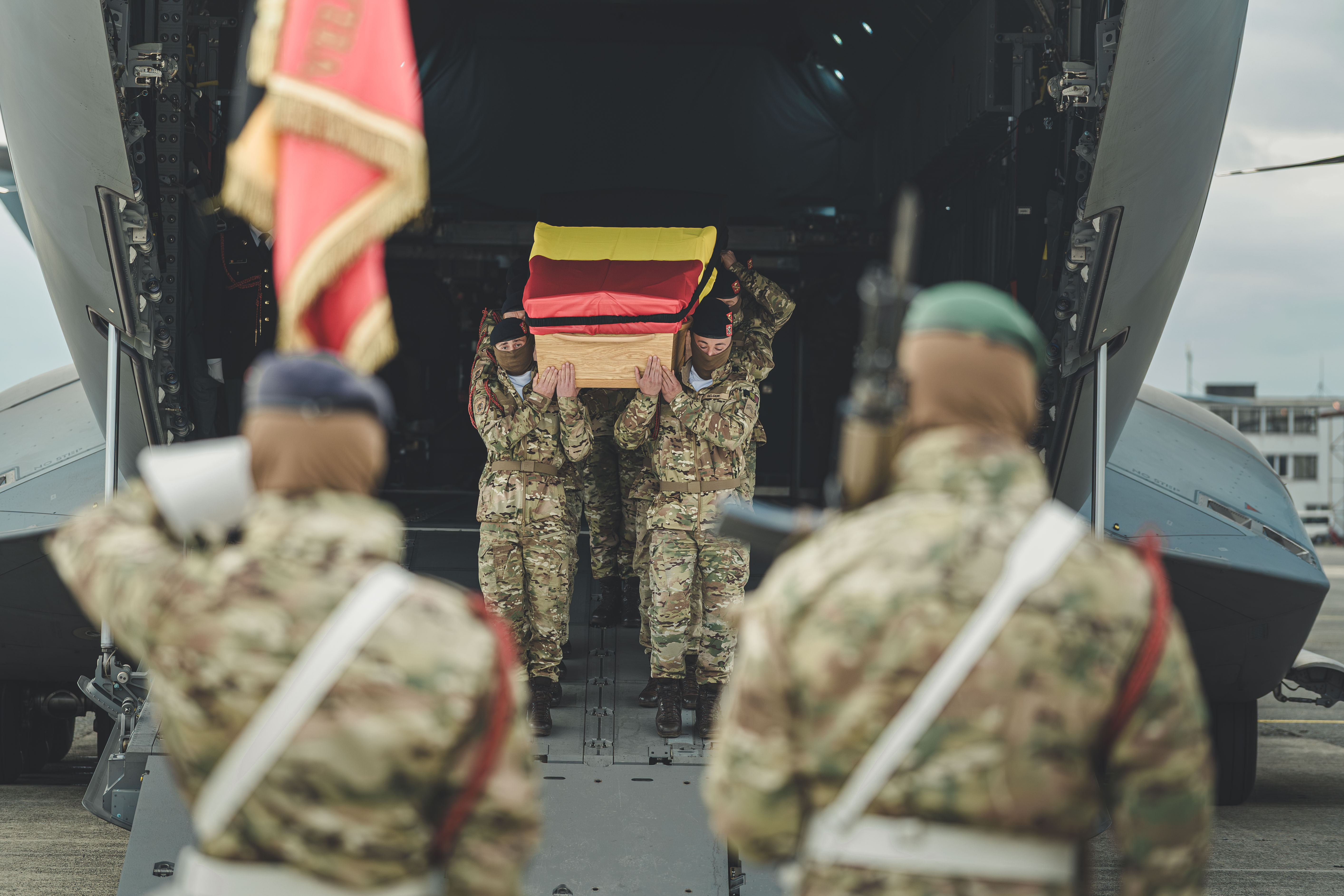 OMSLAG Repatriëring