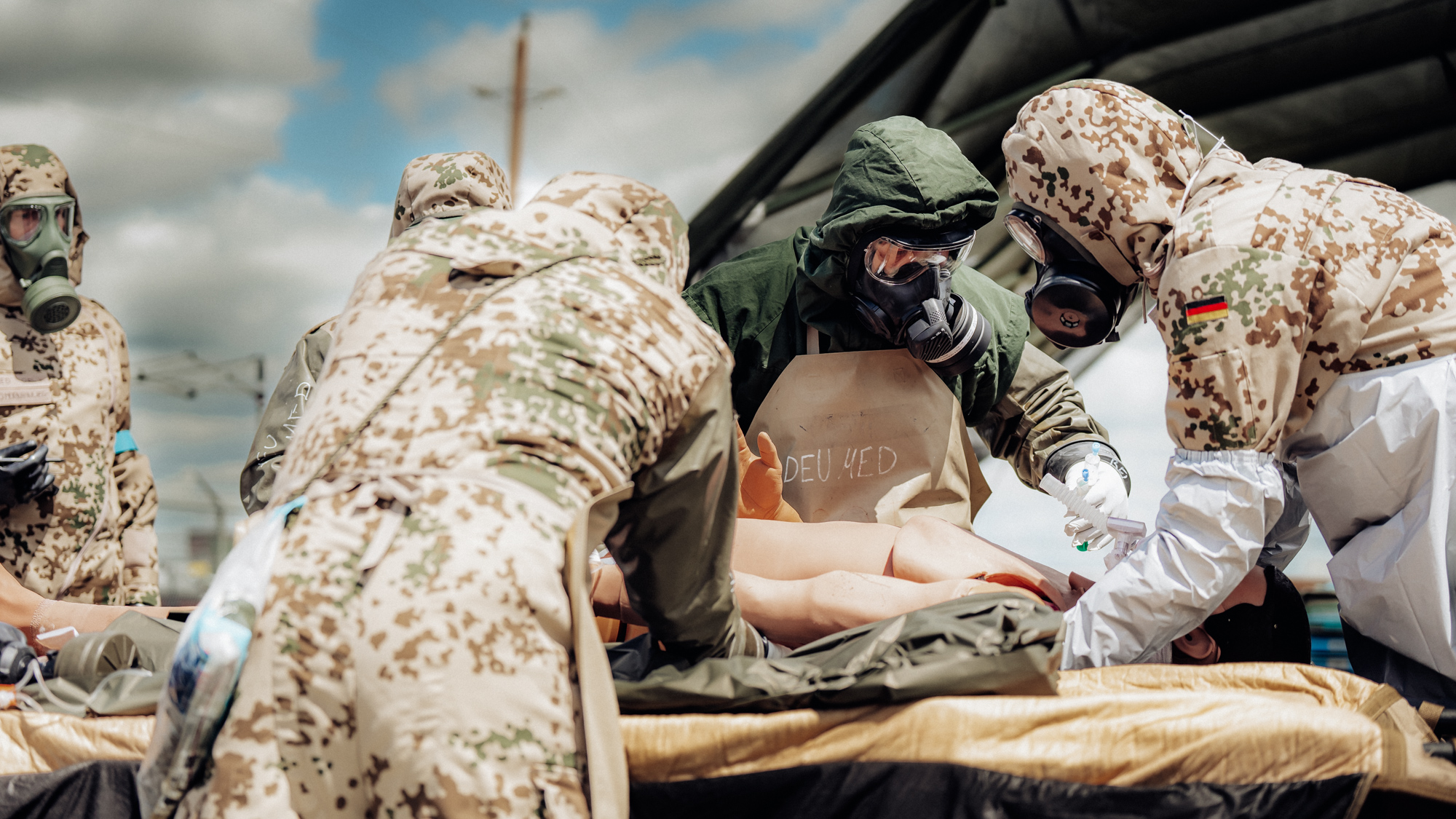 HEADER DSC8960