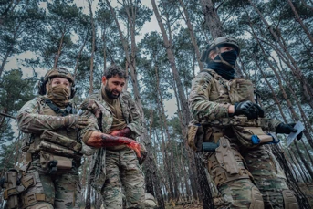 Clntmstr Red Snake 130226 13