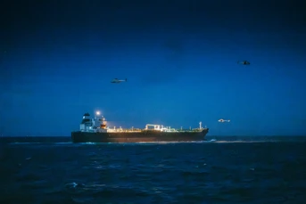 BLUE INTRUDER BATCH03 ©JORN URBAIN 14